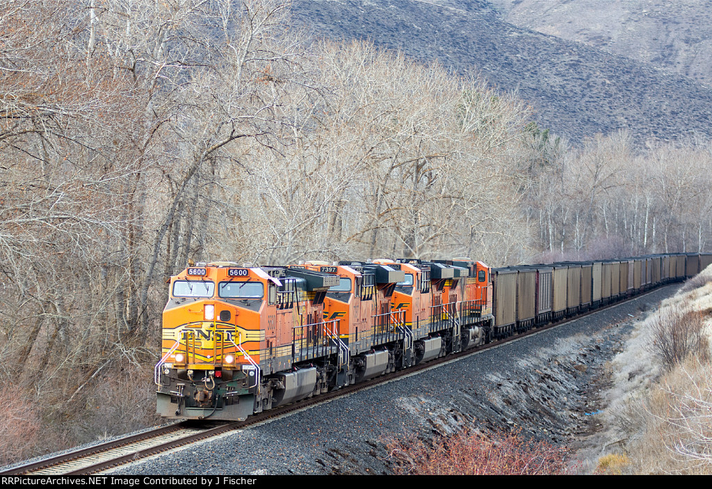 BNSF 5600